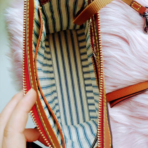 Dooney & Bourke crossbody - Picture 5 of 15